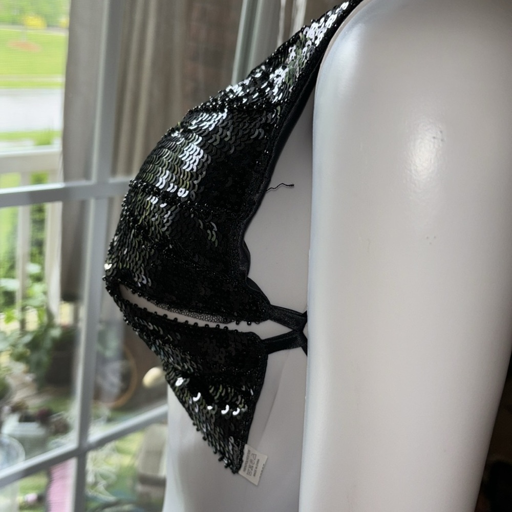 Black 2 pc sequin Butterfly halter top/Wrap skirt coverup set one size N… - Picture 8 of 12